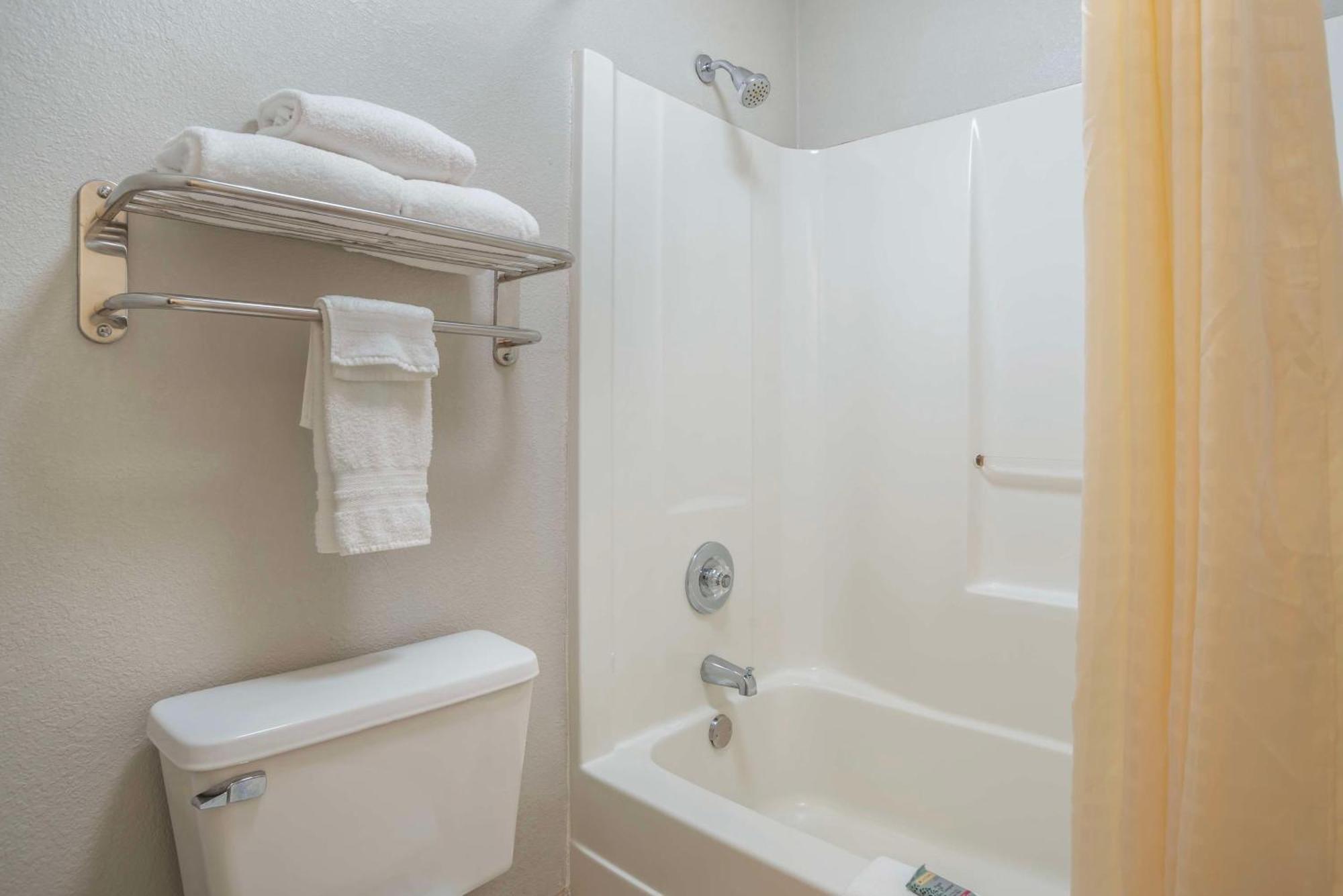 Best Western Andalusia Inn מראה חיצוני תמונה